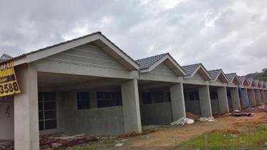 Cengal lempung 20x114 rumah panjang 4 parking 1