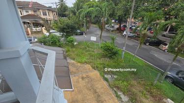 2 storey Conerlot with Huge Land size 1