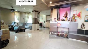 Worth Buy With Big Car Porch Landed House in Raja Uda 1
