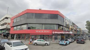 Petaling Jaya , S S 2 , PJ Corner unit Facing Main Road with Lift 1