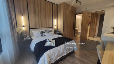 Freehold ready to move in anytime - unblock view 1