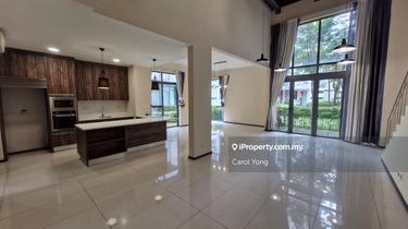Well Maintained Corner Parkhome in Breezeway 1