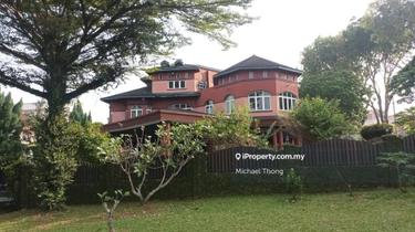Luxurious 2.5-Storey Bungalow in Sri Suria Bukit Rimau! 1