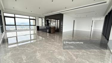 A Luxury stay with Private Lift Lobby by the Lake 1