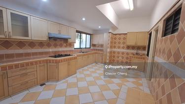 Well Kept 2.5 Storey Semi-D at Glenmarie 1