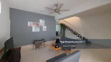 Endlot with More Windows , Good Condition Housei 1