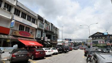 Prime First Floor Commercial Shop in Telawi for Rent 1