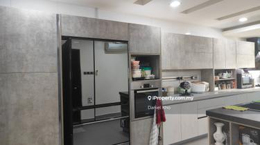 Fully renovated & fully extended 6 bedrooms 2.5 sty house at Ss18 1