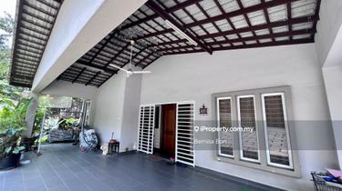 Renovated and move in condition single storey house !  1