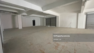 3 Storey Corner  Shop Lot With elevator For Rent  1