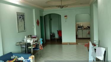 Good deal 3 bedrooms in bayu puteri 1 near by ciq 1