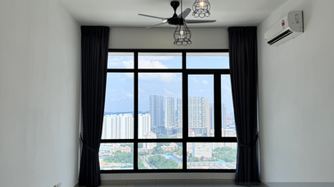 Condo specialist! Viewing anytime! 1