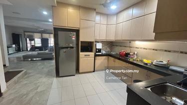 Huge living Room Putra Heights Sek 10 Subang Jaya House for Sales 1