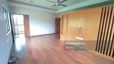 3 stories bungalow, freehold individual title, sell below bank value. 1