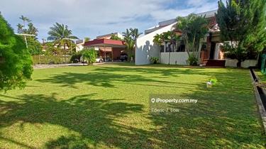Beautifully Maintained Bungalow House 1