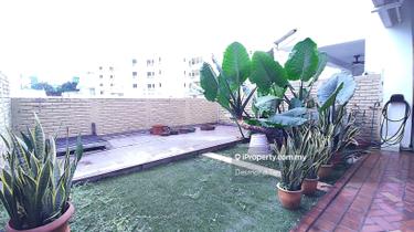 Move-In Condition, Renovated 2.5 Storey at Sandy Park, Damansara Jaya 1