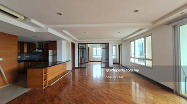 Well Kept Unit With Amazing Views 1