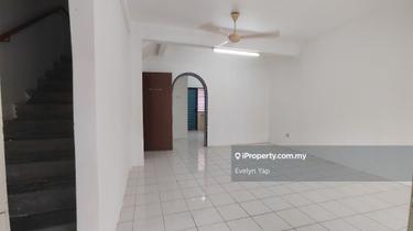 Double Storey House Pinggiran Putra Seri Kembangan MRT Putra Permai  1