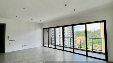 4 bedrooms High Floor Partly Furnish Allevia  1