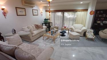 Great location. 5 mins to bangsar village and other amenities  1