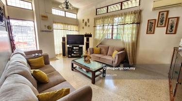 Ample Parking, well kept unit 1
