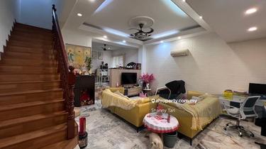 Fully Renovated End Lot  1