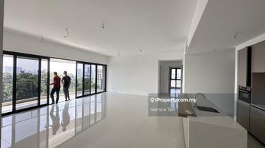 Prime Location, Brand New Unit, Short Walk to Mid Valley 1