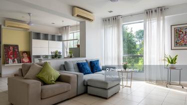 Luxurious, Spacious Condominium Prime Location & Stunning Views! 1