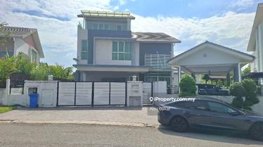 Fully furnished 2.5-Storey Bungalow  1