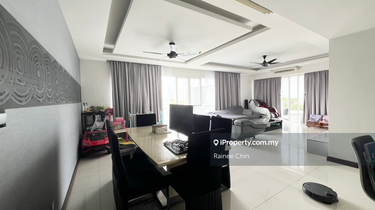 Corner spacious corner condominium  1