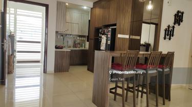 Well renocated! 1080sf 3 room 2 bath 2 car park 1