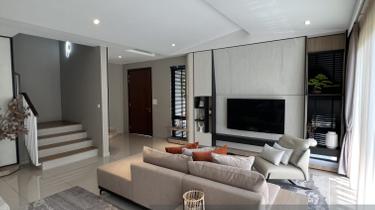 2nd Park City Lake Side Pet Friendly Theme Park Residence 1