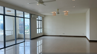 Spacious condominium in Taman Seputeh 1
