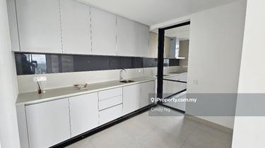 Great family layout, green view, brand new, quality kitchen fittings! 1