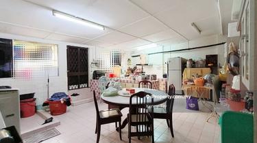 Gated Guarded,  Freehold, Move in condition 1