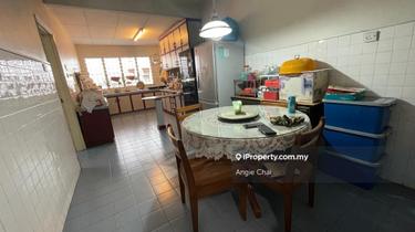 Charming Renovated 2 Storey Link Home @ Ss24, Taman Megah 1