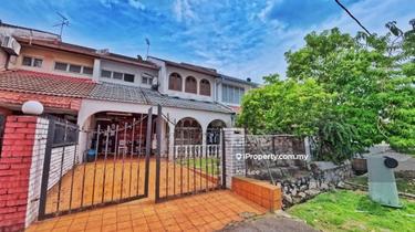Classic double storey home at rahim kajai, ttdi 1