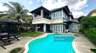 2.5 storey bungalow with swimming pool 1