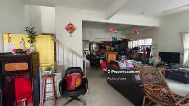 Freehold @ Flat Level, 5 Rooms 1