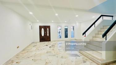 Newly reno 2 Stry Terrace for rent walking distance to Sunway Pyramid 1