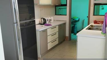 Fully Furnish nice renovated unit short walk to MRT & One Utama Mall 1