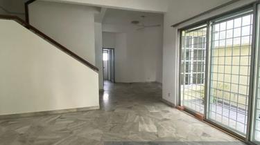 Basic double storey terrace house face Taipan at USJ 6 for sale 1