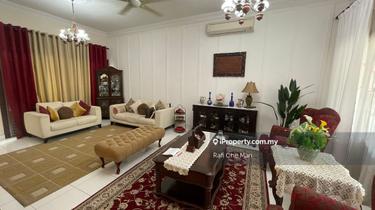 Beatiful terrace denai alam facing garden  1