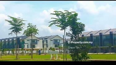 Bangi Avenue @ 3 -Storey  with 7 Bath 7 Room 1