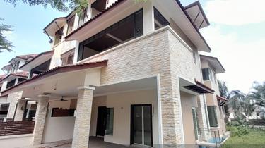 3 story semi-D Free Hold with private passenger lift for sale  1