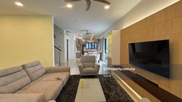 Fully renovated endlot unit 1