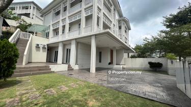 Colonial building 3 storey semid corner unit malay reserve for sale 1