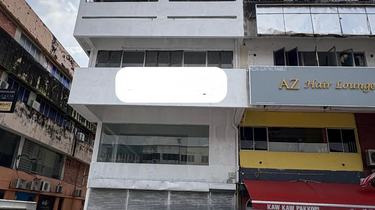 3-storey end lot shop for rent  1