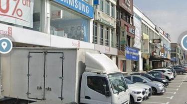 Mount Austin Three Storey Shop Office For Sale 1