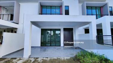 House Newly Hand Over, Many Parking Close to Aeon Juso Dato Onn 1